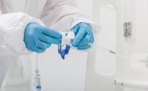 Easily connect the NovaSeptum® SURe sterile sampling assembly. Simply connect to your single-use process via aseptic connection or heat welding.
