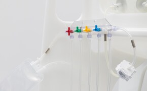 NovaSeptum® SURe sterile sampling assembly connected to a single-use bioreactor via AseptiQuik® S connector.