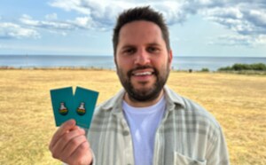 Andrew License: 작은 핀에 새겨진 큰 자부심