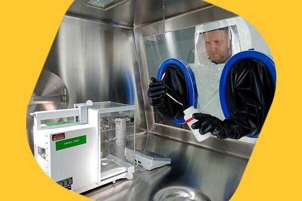 ADC and Bioconjugation CDMO Services Handling and dissolution of HPAPI in glove box by operator