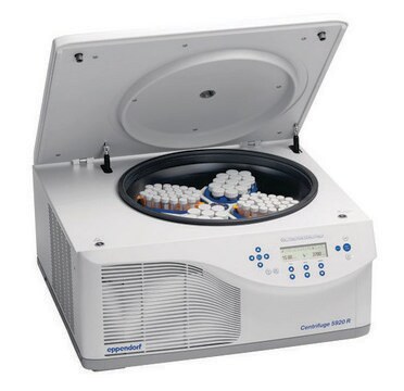 Eppendorf&#174; Centrifuge 5920R refrigerated, with rotor S-4x universal-large with 15 mL/50 mL adapters, keypad, AC/DC input 120 V, 50/60 Hz, US 3-pin plug (US)