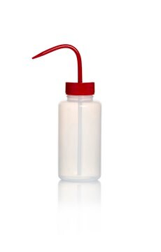 Azlon&nbsp;Square Shoulder Unvented Wash Bottles wide-neck, low-density polyethylene bottle, red polypropylene closure, capacity 500&#160;mL